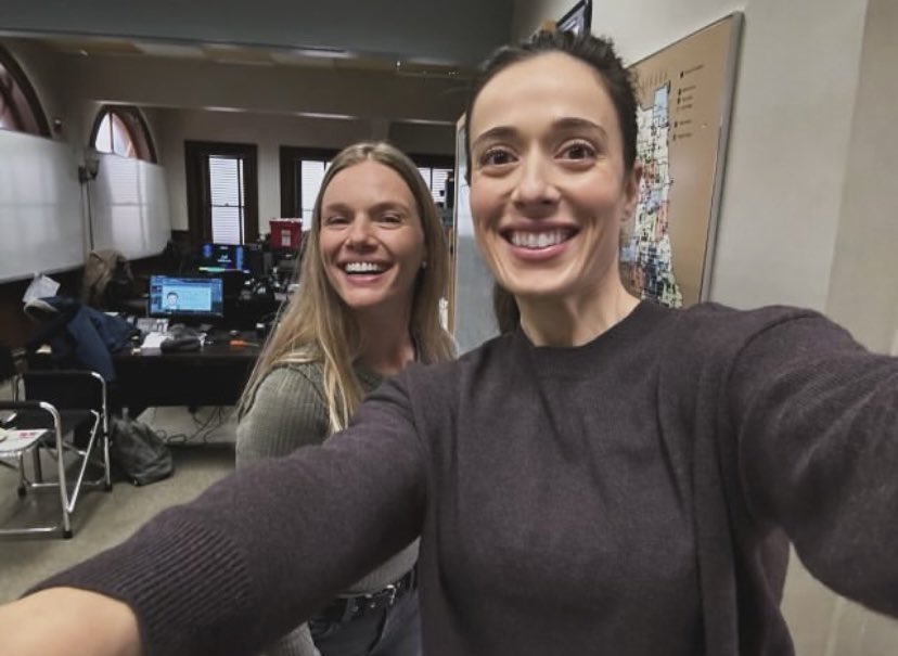 E ELAS ESTÃO DE VOLTA! 

Miranda, Kara, Hanako, Tracy e Marina Squerciati estão de volta ao set para o início das gravações das novas temporadas de #ChicagoFire e #ChicagoPD