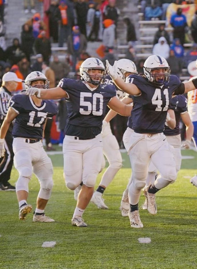 Ty_Drayton1's tweet photo. What an amazing way to end the season! I am extremely proud to be apart of @CGTrojanFB. Can’t wait for next year! https://t.co/5WauFQwkIP