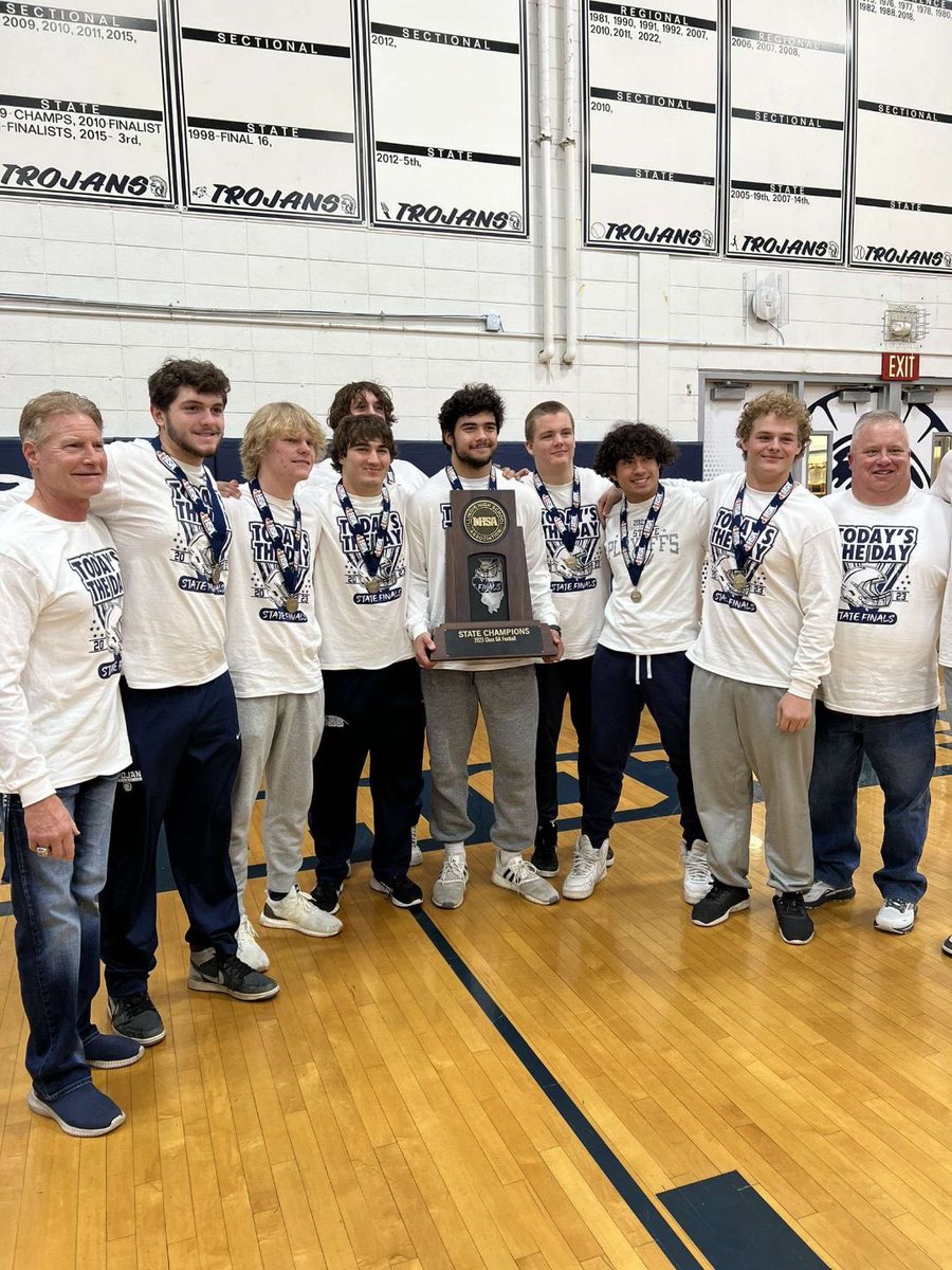 Ty_Drayton1's tweet photo. What an amazing way to end the season! I am extremely proud to be apart of @CGTrojanFB. Can’t wait for next year! https://t.co/5WauFQwkIP