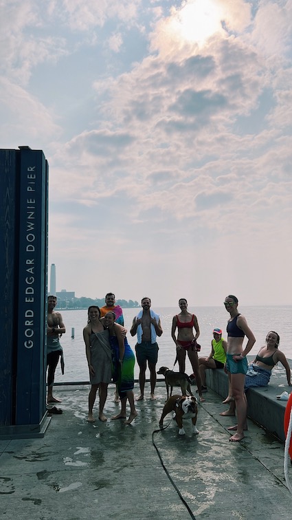 No Grand Rounds, No Problem! Queen’s EM residents and staff head down to the Pier for an early morning swim. Thanks to Dr. Ceire Storey for this photo. See all entries at tinyurl.com/4s9w8xwe. #TheArtofResidency