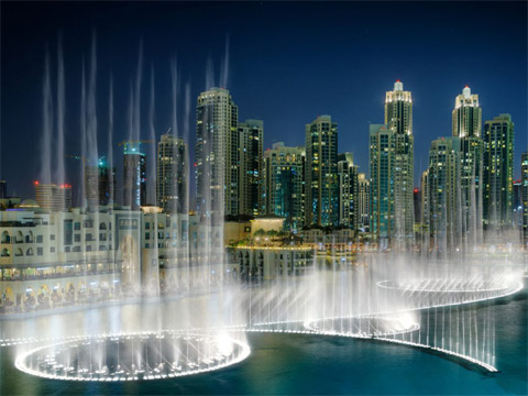 gugeditu's tweet photo. 阿联酋迪拜音乐喷泉: 阿联酋迪拜音乐喷泉（DubaiFountain）是世界最大的喷泉，也是最壮观的喷泉。音乐喷泉位于哈利法塔旁边的人工湖上，成为迪拜的又一标志性景观。从人工湖吸水喷入高空后最终又落入湖中，覆盖面相当于两个足球场大小。在180多亩的人工湖上，水柱将高达150.. https://t.co/LjpzSALLve