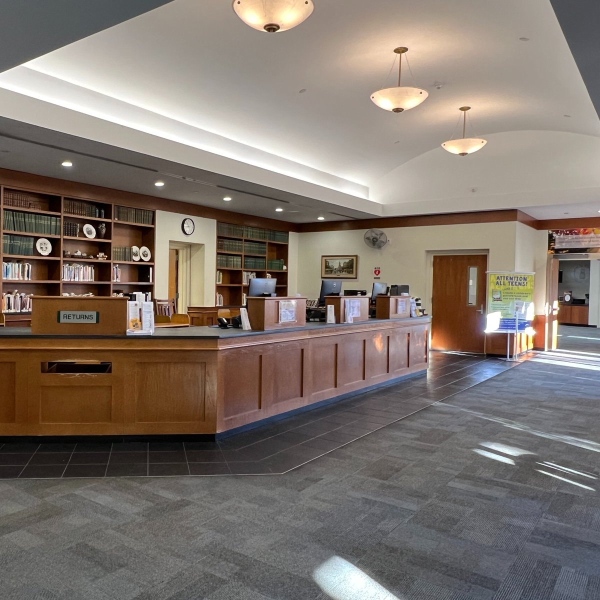 Escml's tweet image. All is quiet now, but we're ready to open our doors for another Terrific Thursday!

#EmmaClarkLibrary #ThreeVillage