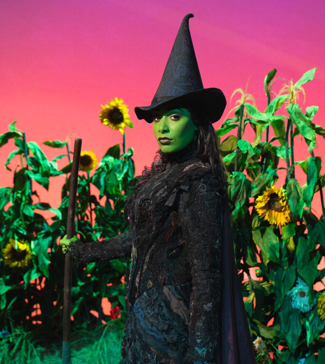 It's Good To See Them, Isn't It? 

💚 First look at the Wicked Tour 💚