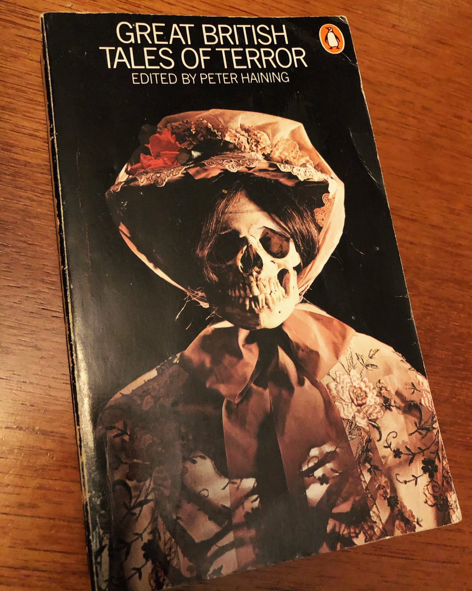 newghoststories's tweet photo. #newbook They don’t do covers like this anymore… This anthology brings together classics from the first great age of gothic fiction. Features stories from Lord Byron, Ann Radcliffe, Horace Walpole, Percy Shelley, Le Fanu, Leigh Hunt and more. https://t.co/8m6ylodiuh