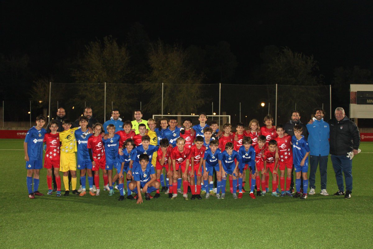 RFFM_oficial's tweet photo. 📸 Imágenes del partido amistoso que ha disputado la selección madrileña masculina Sub-12 contra el Getafe CF 

🙏 Agradecer al @GetafeCF su colaboración con la @RFFM_oficial y sus selecciones https://t.co/XGTq26StzO