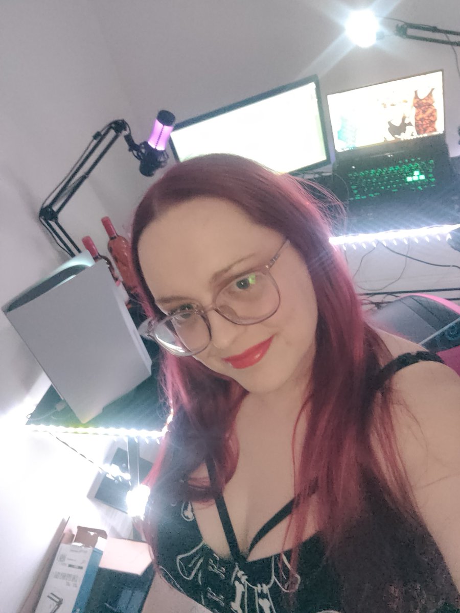 Gunaura89's tweet photo. All dressed up and nowhere to go! New addition to the stream set up! Come celebrate my (belated) birthday with a cheeky little stream! 

#twitchstreamer
#girlgamer 
#PlayStation5 
#FinalFantasyVIIRemake 
#vodkajellies

https://t.co/F6xE7f9VVe https://t.co/z8aSJtZaSH