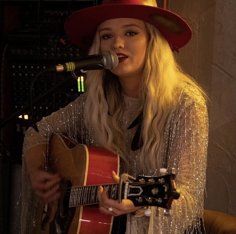 Robyn Red Official tweet media