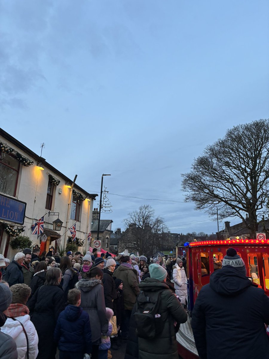 It was a fantastic event <a href="/GuiseleyLights/">Guiseley Lights</a> it was well organised and it was great to be part of such a welcoming and generous community. We raised lots of money for the residents amenities fund. Thank you to everyone who contributed.
<a href="/AnchorLaterLife/">Anchor</a> <a href="/StOswalds1909/">St Oswald's Guiseley</a> <a href="/StuartAndrew/">Stuart Andrew</a>