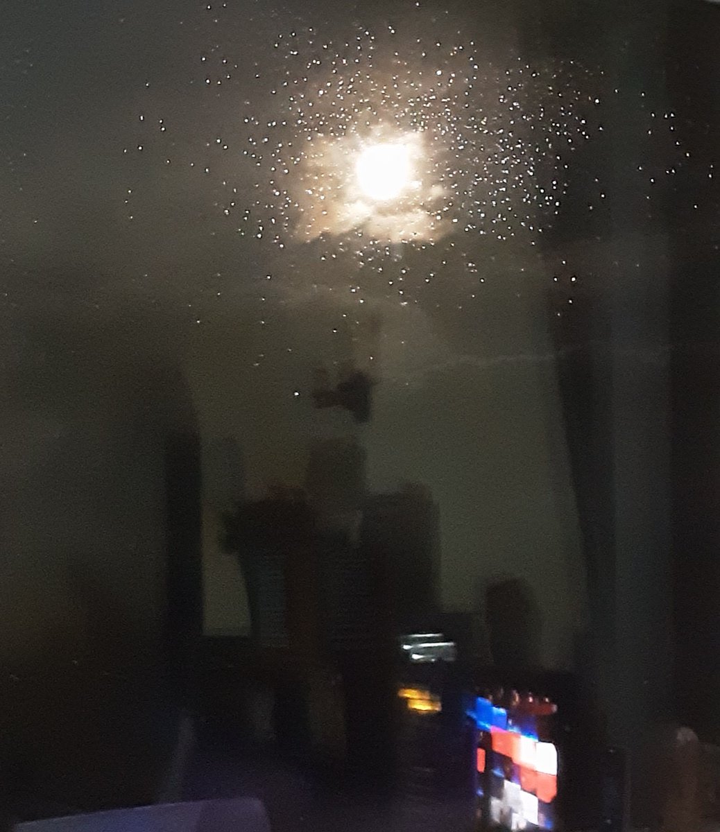 WarphobblerKaz's tweet photo. Cosmic In Capel Mawr
#creativephotography #cloudscapes #skyscapes #moon #abstract #refractions #reflections #KazAlexander #SA10.1 https://t.co/l1vaoH866s