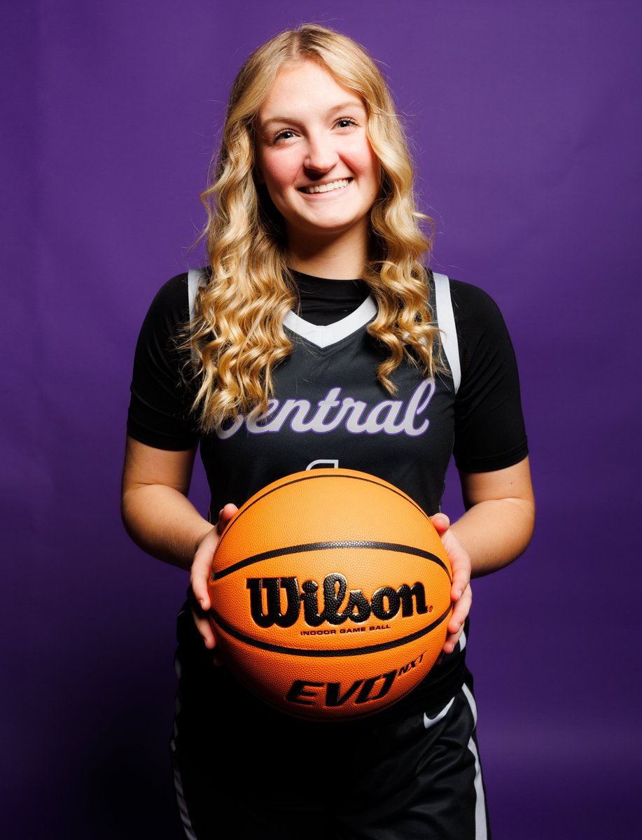 📢THIS JUST IN! Kinley Fisher was named to the All-Tournament Team for the Denver Classic!

In two games, she averaged an incredible:
18.5 points
3.0 three-pointers
52% from the field
66.7% from three

Incredible week for this Sugar Bear!

#BearClawsUp x #BearCODE