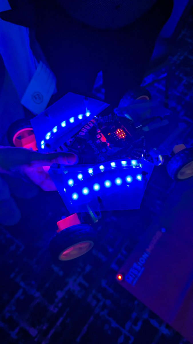 megdoesscience's tweet photo. I mean... What can't you do with a micro:bit?
#BLLearning
#BLWorkshop
@brilliant_labs
@microbit_edu https://t.co/2ANfyREI7U