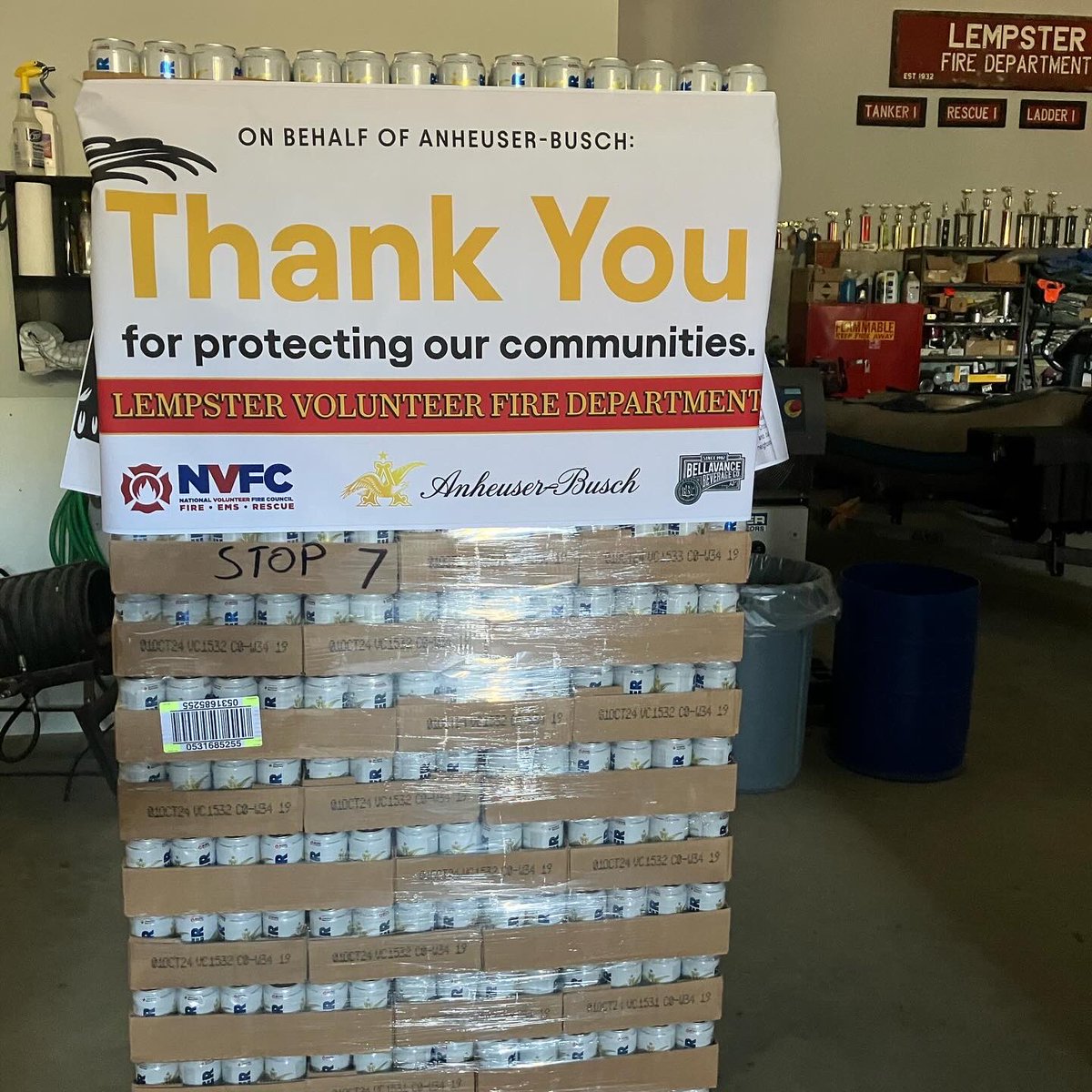 bellavancebev's tweet photo. This month, we were proud to work alongside @anheuserbusch and the National Volunteer Fire Council to deliver 4 pallets of water to our local volunteer fire departments. 

🚒 Wilton
🚒 Lempster
🚒 Sandown
🚒 Sullivan (not pictured)

THANK YOU for protecting our communities! https://t.co/Q622R9ux20