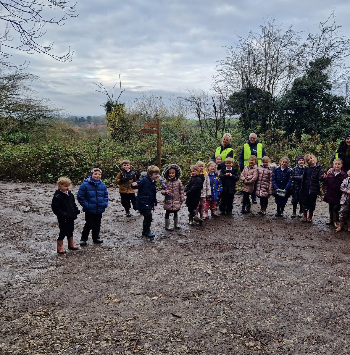 BPSHull's tweet photo. The children of 2HS visited the village of Welton today. We explored the village and identified its features. The day concluded with a walk of Welton Dale. Well done 2HS, you were all superstars and fully embraced your outdoor learning. #BPSGeography https://t.co/A2KWCStlpb