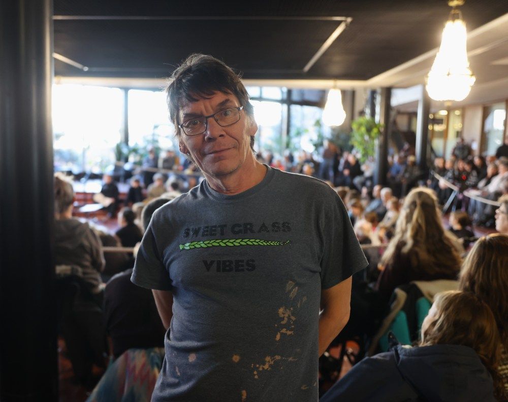 It was standing room only in the atrium at Brandon City Hall on Sunday for an award-winning Cree composer’s concert featuring the university’s chorale group, an Indigenous Songkeeper, a tenor soloist, and a lone cello. bit.ly/49Sq8Fc #bdnmb