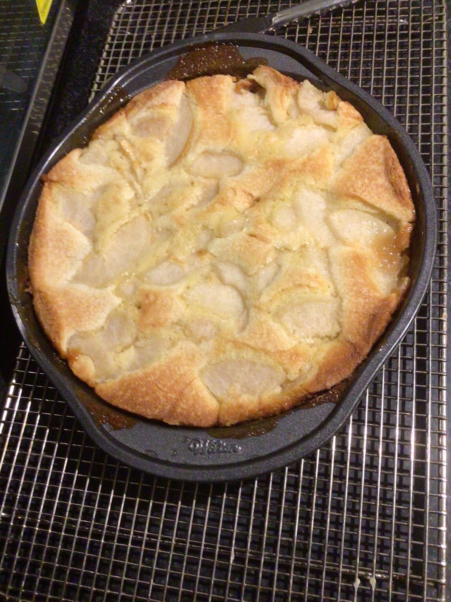 ddavid52953's tweet photo. Just made a salted caramel cake https://t.co/Pluluc56jY