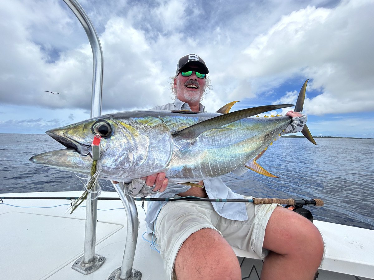 Epic day on ⁦@AlphonseFishing⁩ with brilliant guide Cullan 30lb Yellowfin on the fly! ⁦@MarkEHix⁩ ⁦@AMCKTVS⁩