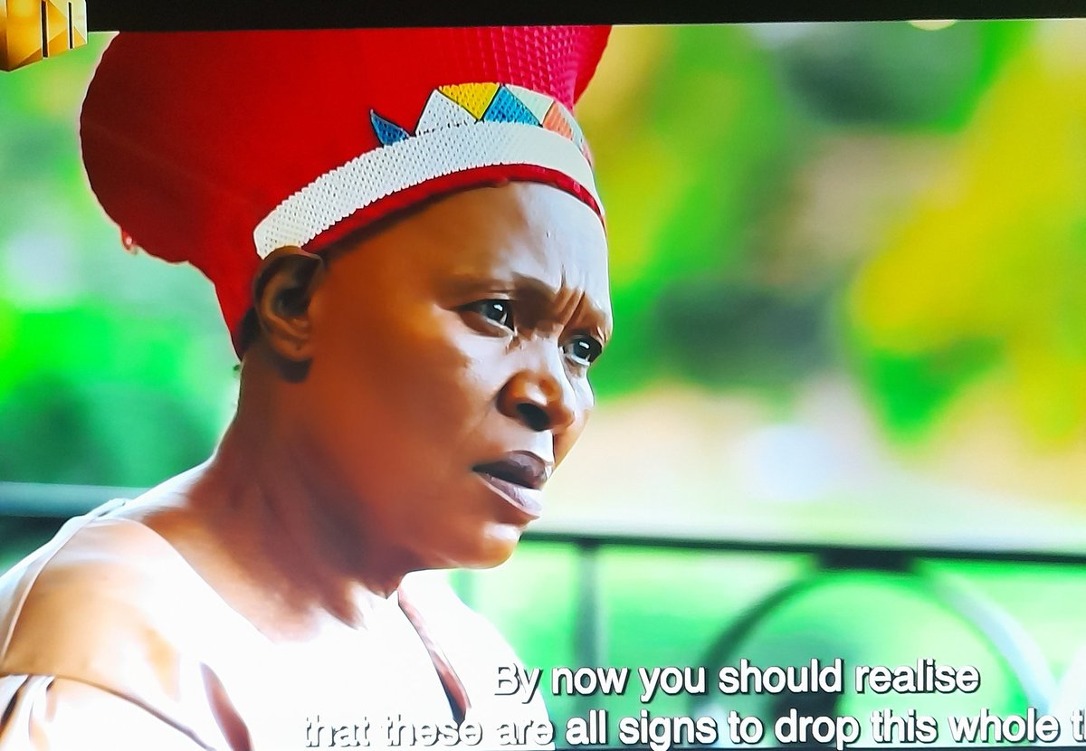 When she starts speaking to Mthembu uvele ubone how delusional she is 😭😭😭😂😂😂#Umkhokhathecurse