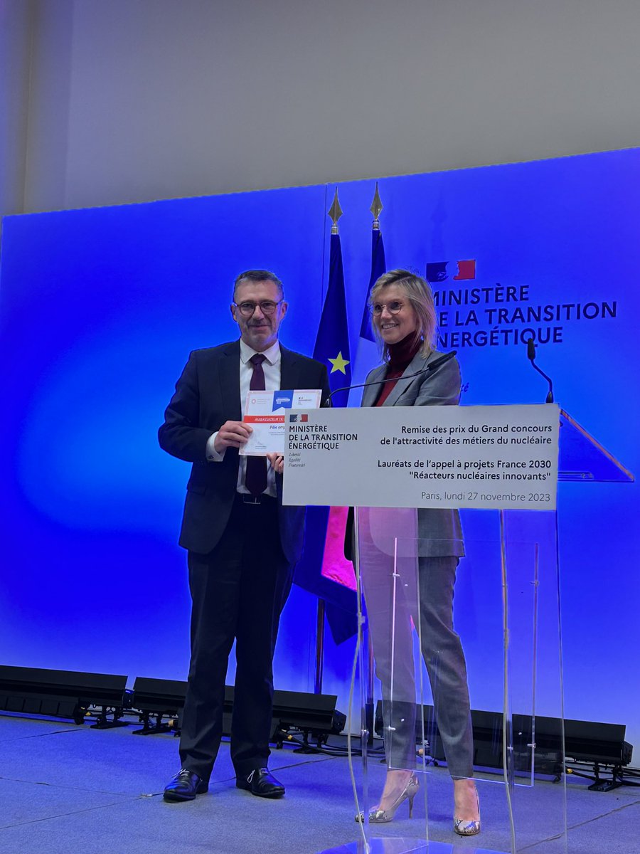 TOUBEAUfred's tweet photo. [#nucléaire ] Honoré de recevoir le prix du concours de l’attractivité des métiers du nucléaire🏆
👏Une récompense collective partagée avec l'Université des Métiers du Nucléaire, les 20 partenaires de la filière, les collègues de @pole_emploi et tous les acteurs de l’emploi. https://t.co/IP9QUthm37