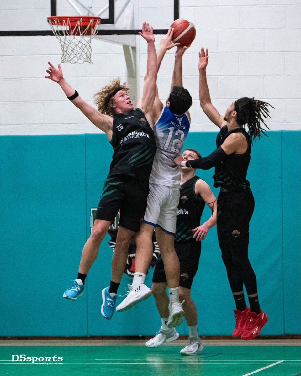 Great win for @panthersportlaoise as the take the W over limericksporteagles

Contact info@dssports.ie if you want to get your team kitted out this season 🏀

Great shots by @shanahanpat11 📸

#irishbasketball #basketballireland #dssports
