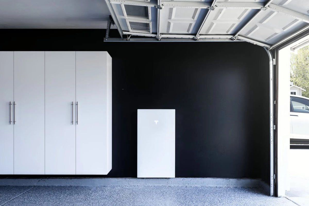 electric_is_key's tweet photo. Purchasing one Powerwall with installation through Tesla costs $11,500. You can also order a Powerwall without installation through the Tesla website for $9,200. The total cost of your Tesla Powerwall system depends on how many units you buy.  #Powerwall #renewable #Energy #Tesla #TSLA #solar #USA