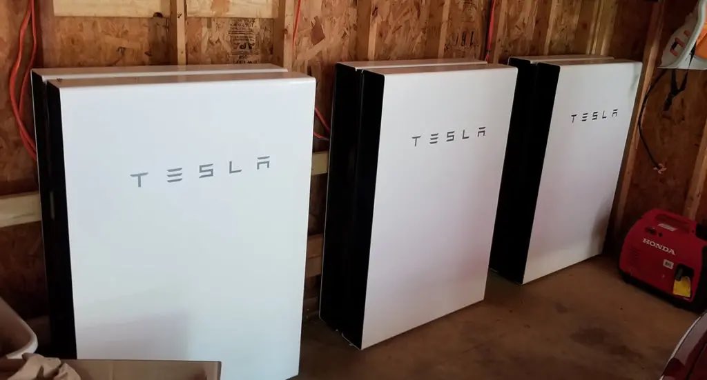electric_is_key's tweet photo. Purchasing one Powerwall with installation through Tesla costs $11,500. You can also order a Powerwall without installation through the Tesla website for $9,200. The total cost of your Tesla Powerwall system depends on how many units you buy.  #Powerwall #renewable #Energy #Tesla #TSLA #solar #USA