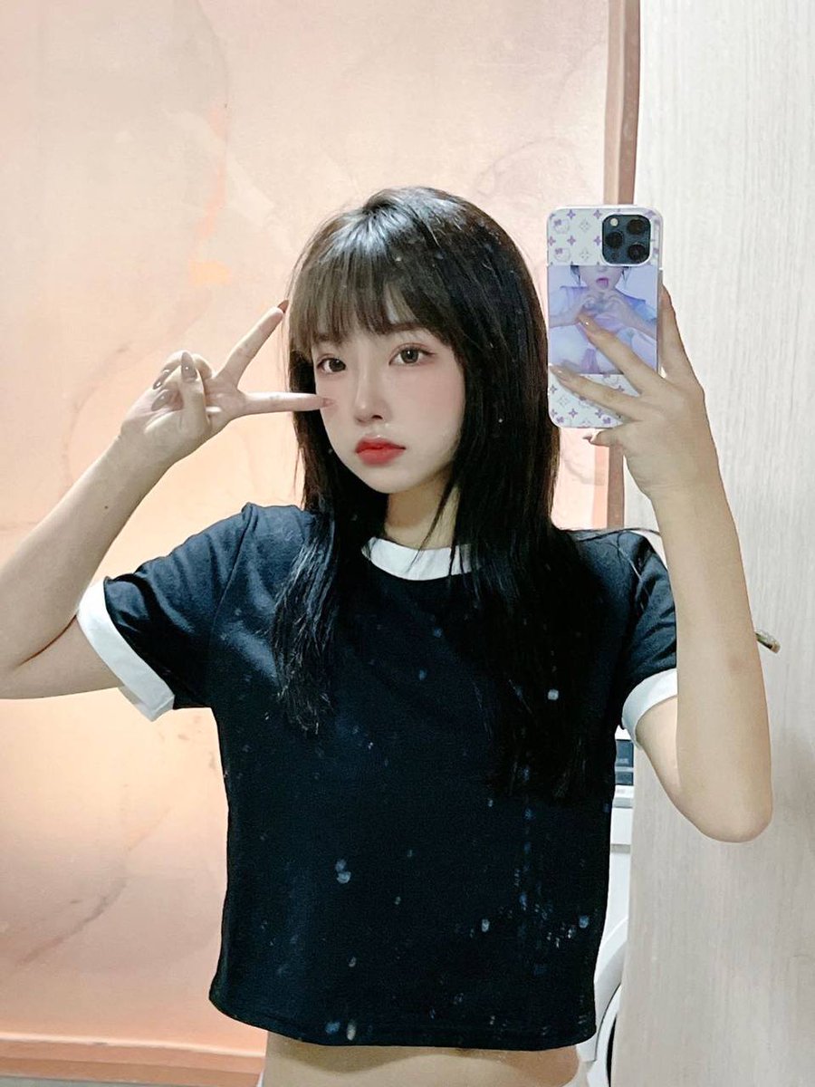 湖州少妇模特喝茶 tweet media