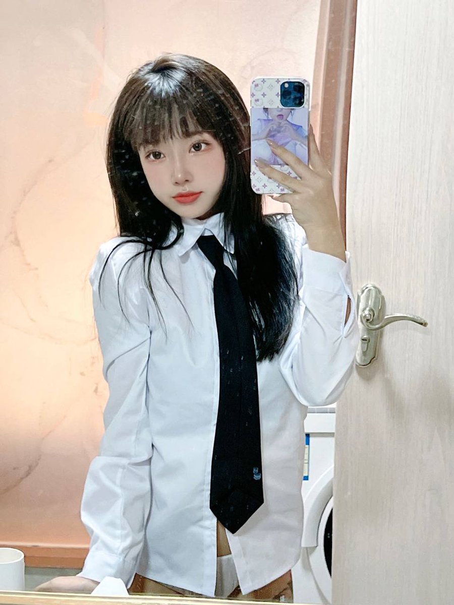 湖州少妇模特喝茶 tweet media