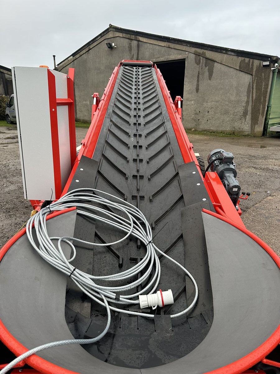 Navara10NZO's tweet photo. New Arrival Today. Brand New Swift Lift 900 “Extendo”Telescopic Elevator Ex BP2023 Show Machine. Immediate Delivery With Out Of Season Discount. Machine Has Power Transmission, Safe Down &amp; Radio Remote. 3 Phase. DM Me Please. https://t.co/WPhHjkBKRz