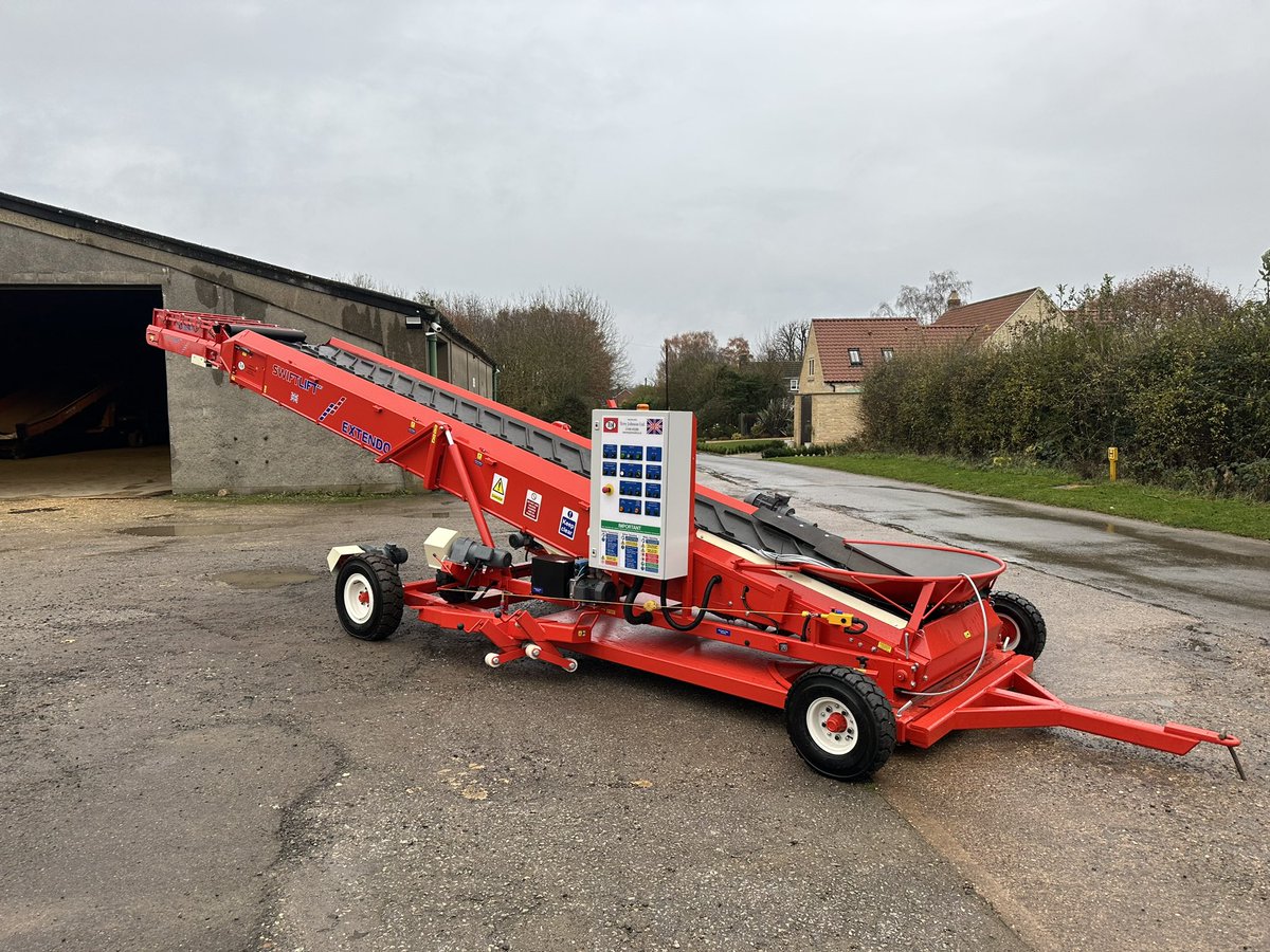 Navara10NZO's tweet photo. New Arrival Today. Brand New Swift Lift 900 “Extendo”Telescopic Elevator Ex BP2023 Show Machine. Immediate Delivery With Out Of Season Discount. Machine Has Power Transmission, Safe Down &amp; Radio Remote. 3 Phase. DM Me Please. https://t.co/WPhHjkBKRz