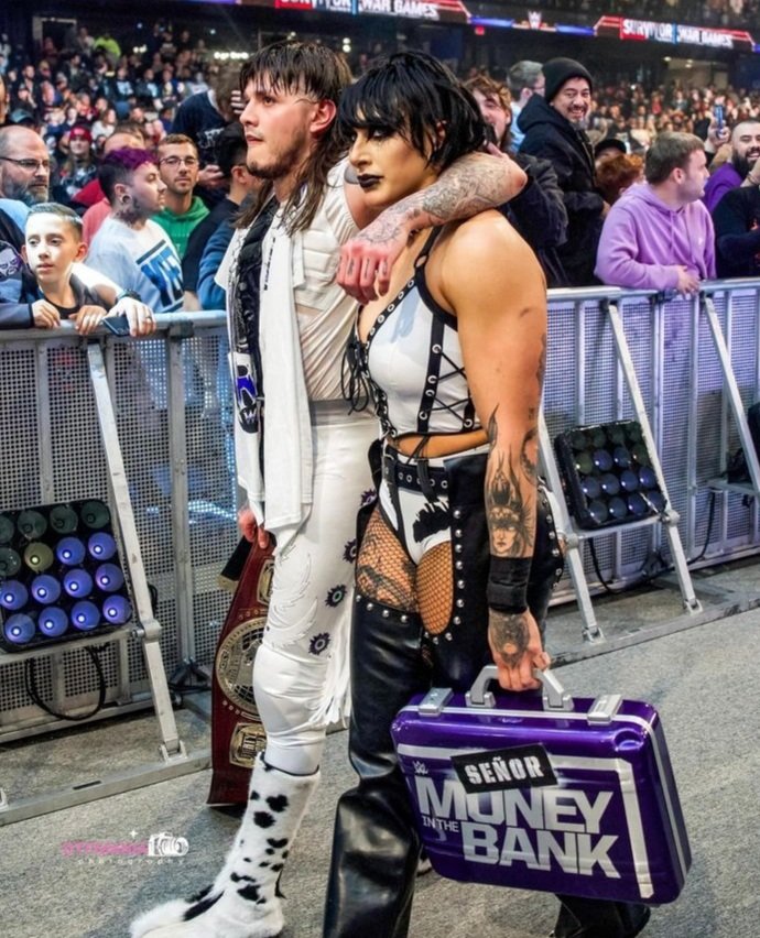 RiptideMajesty's tweet photo. My Champs #SurvivorSeries https://t.co/l9vz8v7S9K