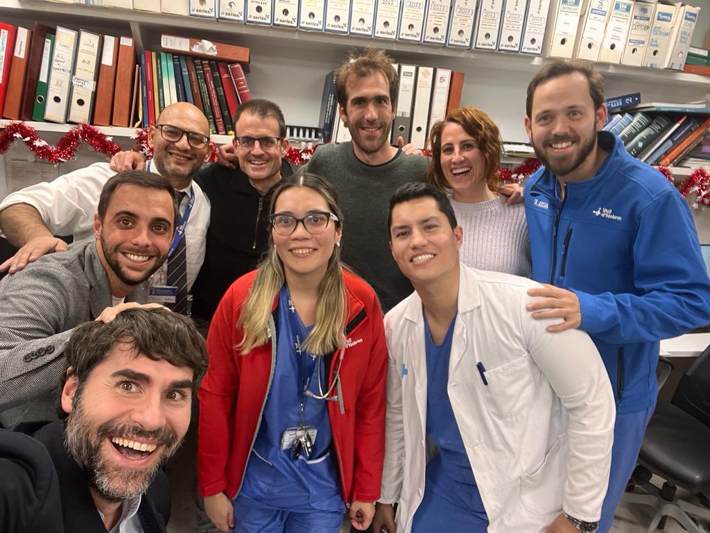 Un placer participar en la formación de los compañeros de #cirugiatoracica del @DonostiakoOsp en cirugía robótica! Eskerrik asko ! @ikertzaile @FAscanioGosling @vallhebron @abexDaVinci