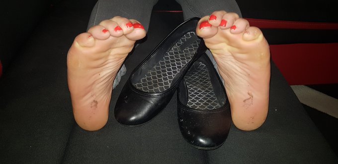 Sniff or lick ? https://t.co/ZONsAu6GFw<a href="/tag/feet"class="tags"><span>#feet</span></a><a href="/tag/feetfetish"class="tags"><span>#feetfetish</span></a><a href="/tag/flatshoes"class="tags"><span>#flatshoes</span></a><a href="/tag/wornshoes"class="tags"><span>#wornshoes</span></a>