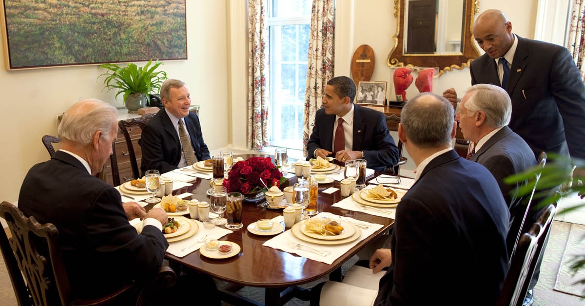 Tomorrow join us for another Reading Into History! This time we are discussing, "Dinner with the President: Food, Politics, and a History of Breaking Bread at the White House." 🍽️ Check out our ticket options at lexingtonhistory.org #LexingtonMA