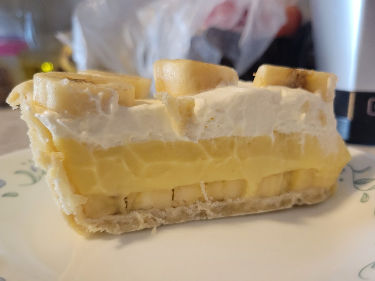 britticus96's tweet photo. @kasreturns It ate, or technically I ate - no scrambled eggs and sturdy enough to hold up a shit ton of bananas and whipped cream https://t.co/E9ObXmDtdi