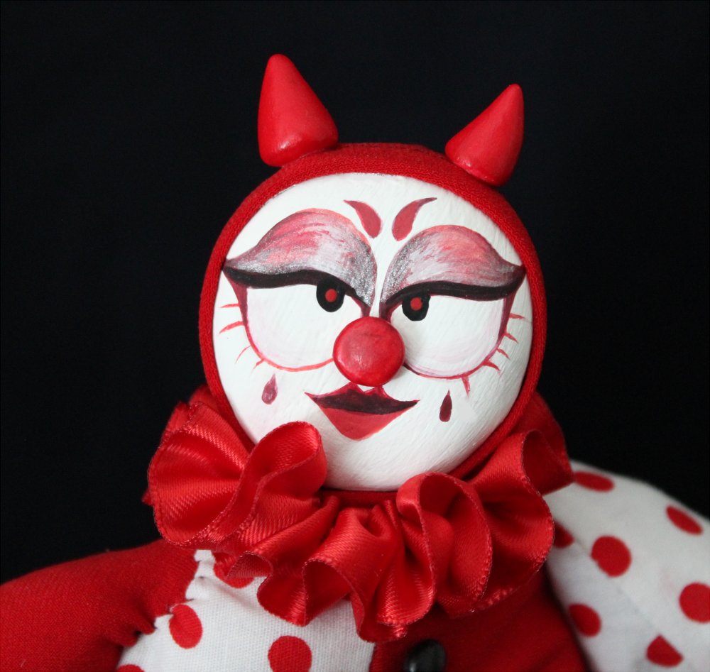 Winterellle's tweet photo. Devil clown dolls 😈 In my shop with a bunch of others I uploaded recently: https://t.co/6IsFiARxM4 https://t.co/WZjE0dv3KT