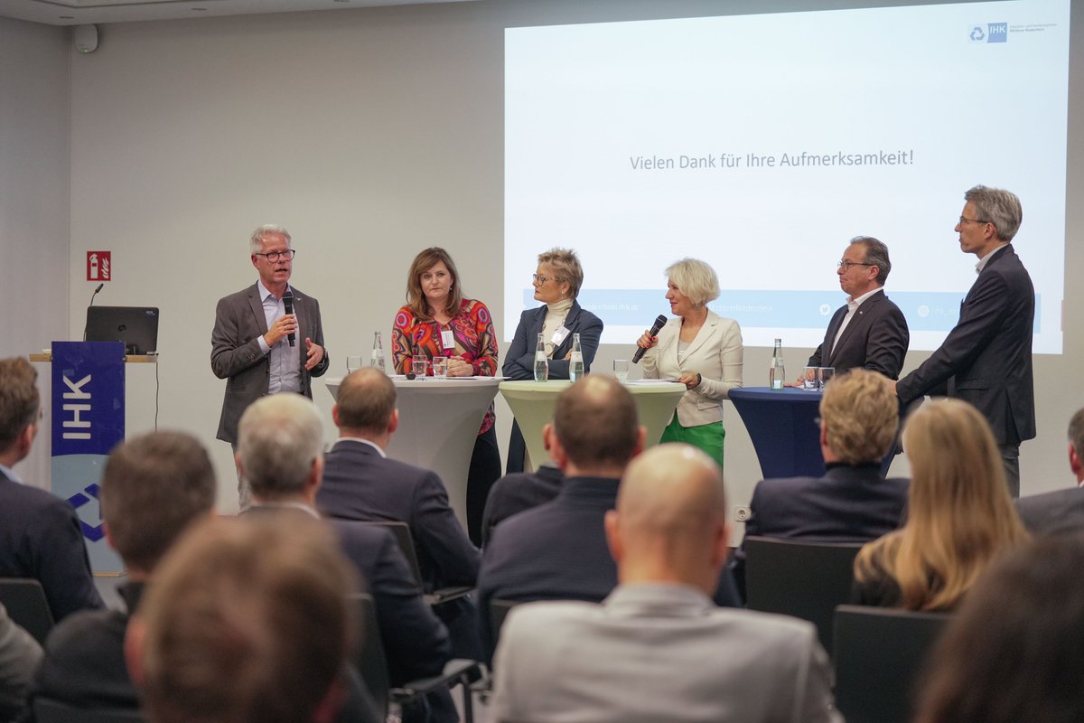 Vorstellung der Standortanalyse Neuss: Die Gesamtnote 3+ ist ordentlich. „Aber es gibt noch Luft nach oben, etwa bei den kommunalen Leistungen“, sagt <a href="/SteinmetzJurgen/">Jürgen Steinmetz</a>. Vielen Dank für die engagierte Diskussion, Reiner Breuer, Oliver Hommel, Manja Freistühler und Susanne Thywissen