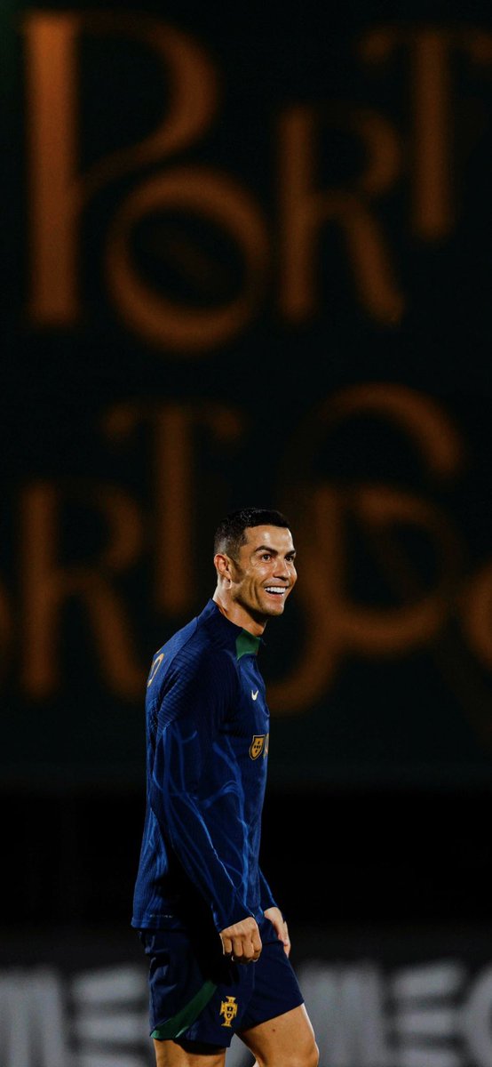 LayoutFC's tweet image. Cristiano Ronaldo 🐐📲