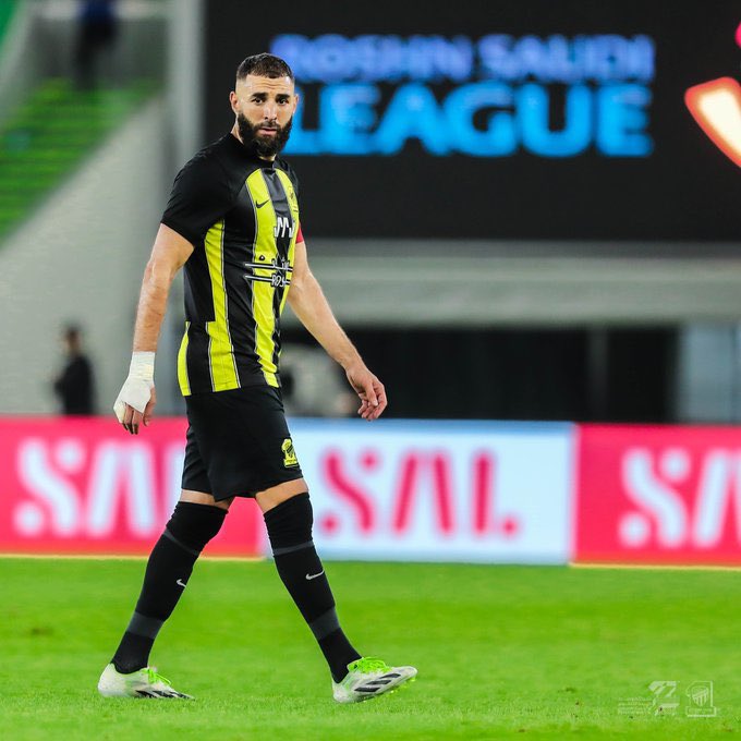 من منشن هالتغريدة راح اختار عدد بسيط للفوز بتيشرتات الاتحاد 💛🫶🏻🎁🎁