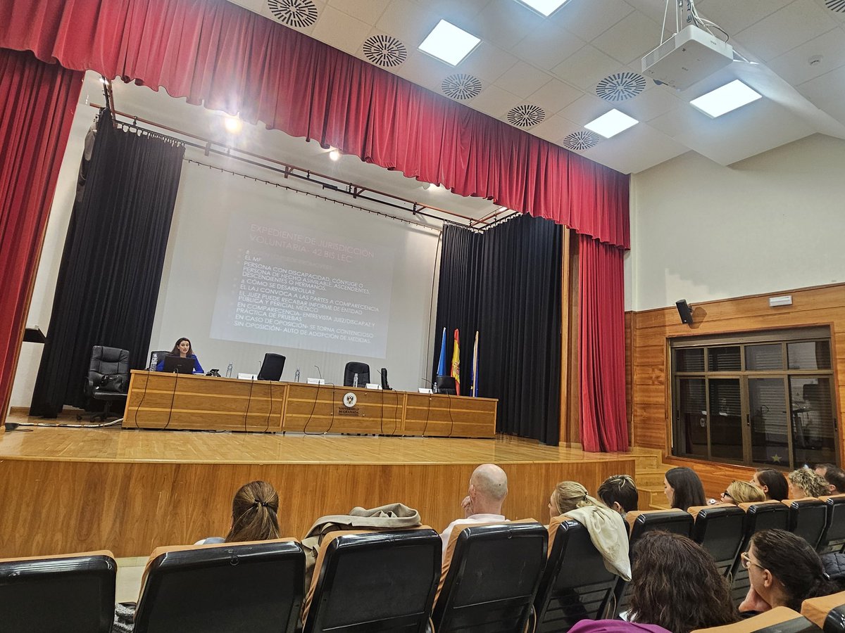 MorilloSusana's tweet image. Hoy en el salón de actos de la Universidad de Granada acogemos la inauguración de las " I Jornadas de Inclusión Social y Capacidad Jurídica"⚖️

#inclusión 
#Capaces