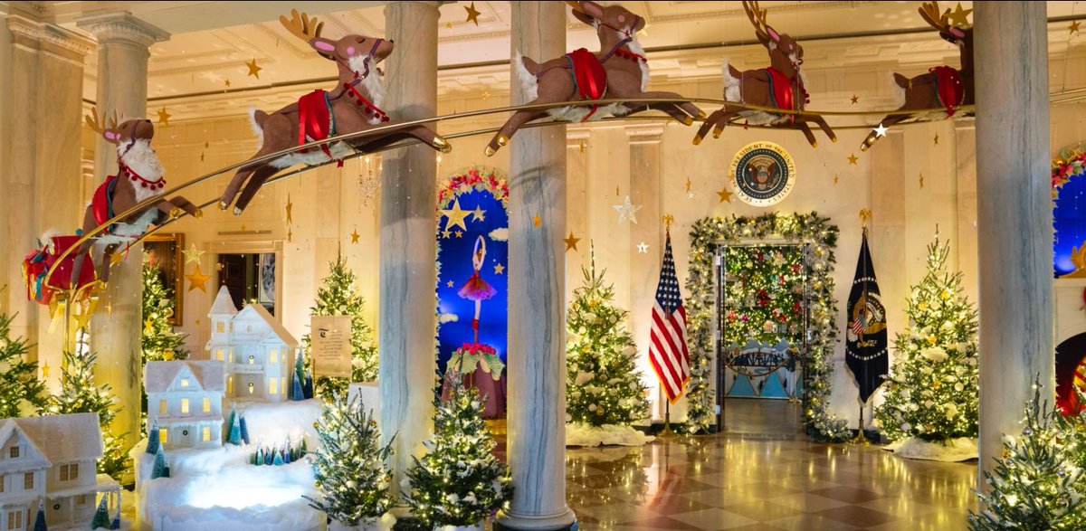 I'm loving the kid-tastic Christmas theme at the White House this year, @FLOTUS! whitehouse.gov/briefing-room/…