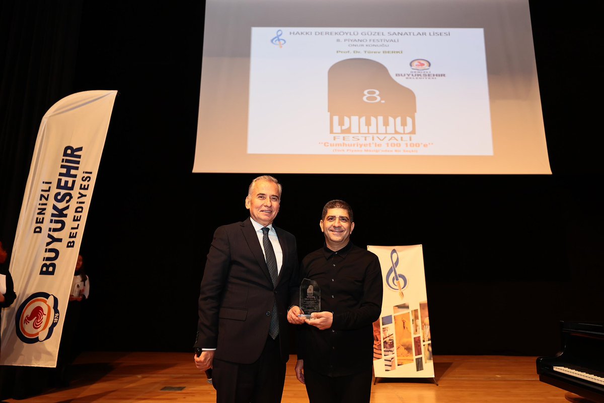 Hakkı Dereköylü Güzel Sanatlar Lisesi’nin bu yıl 8.sini düzenlediği Büyükşehir Belediyesi olarak desteklediğimiz Piyano Festivali’ne katıldık.

Sanatın eğitimdeki önemini vurgulayan bu güzel program için emeği geçen herkese teşekkür ederim.