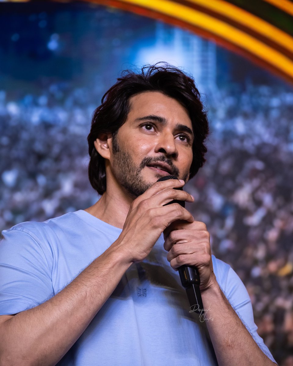 KnightsSontosh's tweet photo. Age 48 🙄
@urstrulyMahesh #MaheshBabu @MaheshBabu_FC @MaheshFanTrends @PawanMahesh_FC @MaheshFanOfSSMB #SSMBReignAtAnimalEvent #SSMBReignAtAniamlEvent #SSMBForAnimalPreReleaseEvent https://t.co/lo4ZKIkMs0