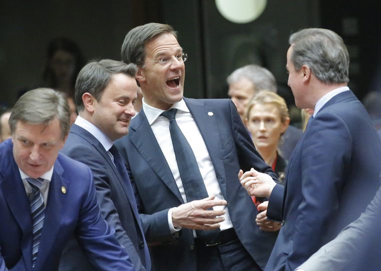 e_oosterling's tweet photo. Schokkend, opnieuw te horen gekregen dat blijkbaar de cariere van @MinPres Mark Rutte bepalend is welk soort regering wij gaan krijgen. Dit vanwege ZIJN baantje in Brussel waar wij als Nederlanders NIETS mee te maken hebben… Waar zijn we mee bezig?! 

@PVVpers @geertwilderspvv 
〰️
#belachelijk #nederland