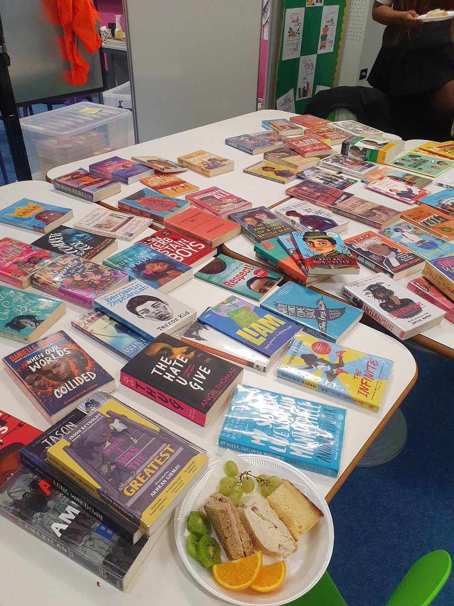 The Student Diversity Ambassadors collaborate with the LRC to promote diverse voices and literature at Newman! 

Some great ideas came from this afternoons luncheon. Thank you for having us Ms. Bailey, Ms. Powell and the Newman Student Newspaper
#greatthingsfordiversity  #change