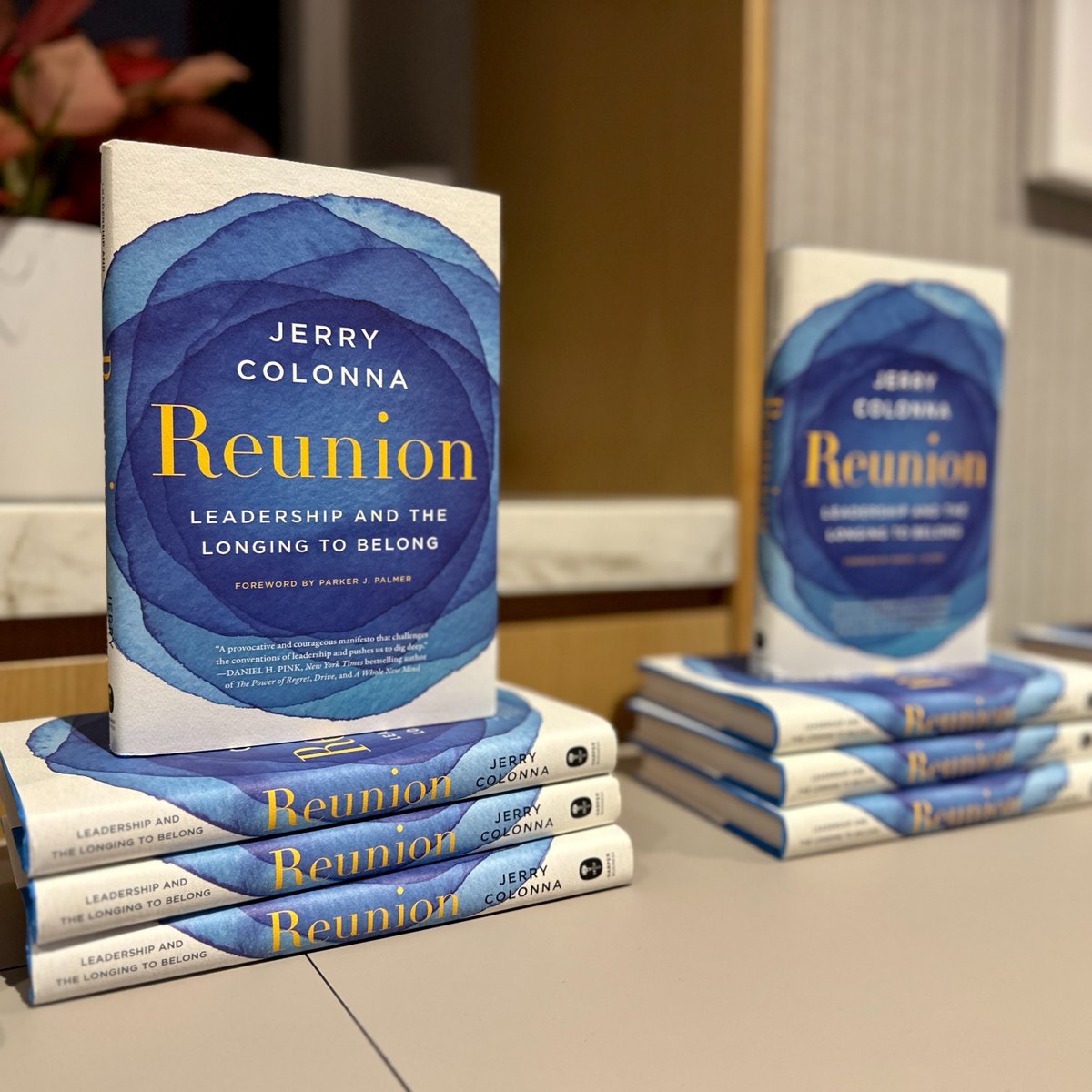 TargetMktng's tweet image. It was wonderful to celebrate #TMDAuthor @jerrycolonna at the launch party for his second book, Reunion, last night. His commitment to creating systems of inclusion for all makes him a true inspiration. Learn more about the #ReunionJourney here: bit.ly/3MJs6O6.
