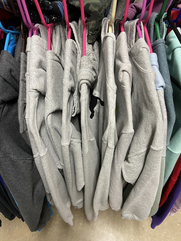 That's a lot of gray hooded and zipped sweatshirts! The latest Lost and Found photo album is available! photos.app.goo.gl/21csZS7s4EkfF7… @OS_Tigers