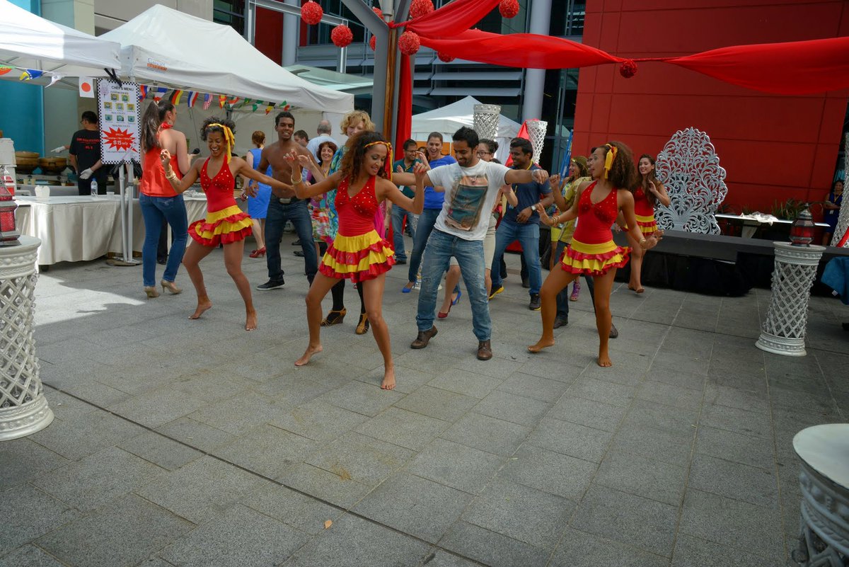 🌟 Throwback Thursday 🌟

The unforgettable Optus Multicultural Bazaar event by Gandhi Creations! 🌏🎉

The Optus headquarters came alive with vibrant colors, diverse traditions, and the mouthwatering aroma of multicultural cuisine🎶🍲