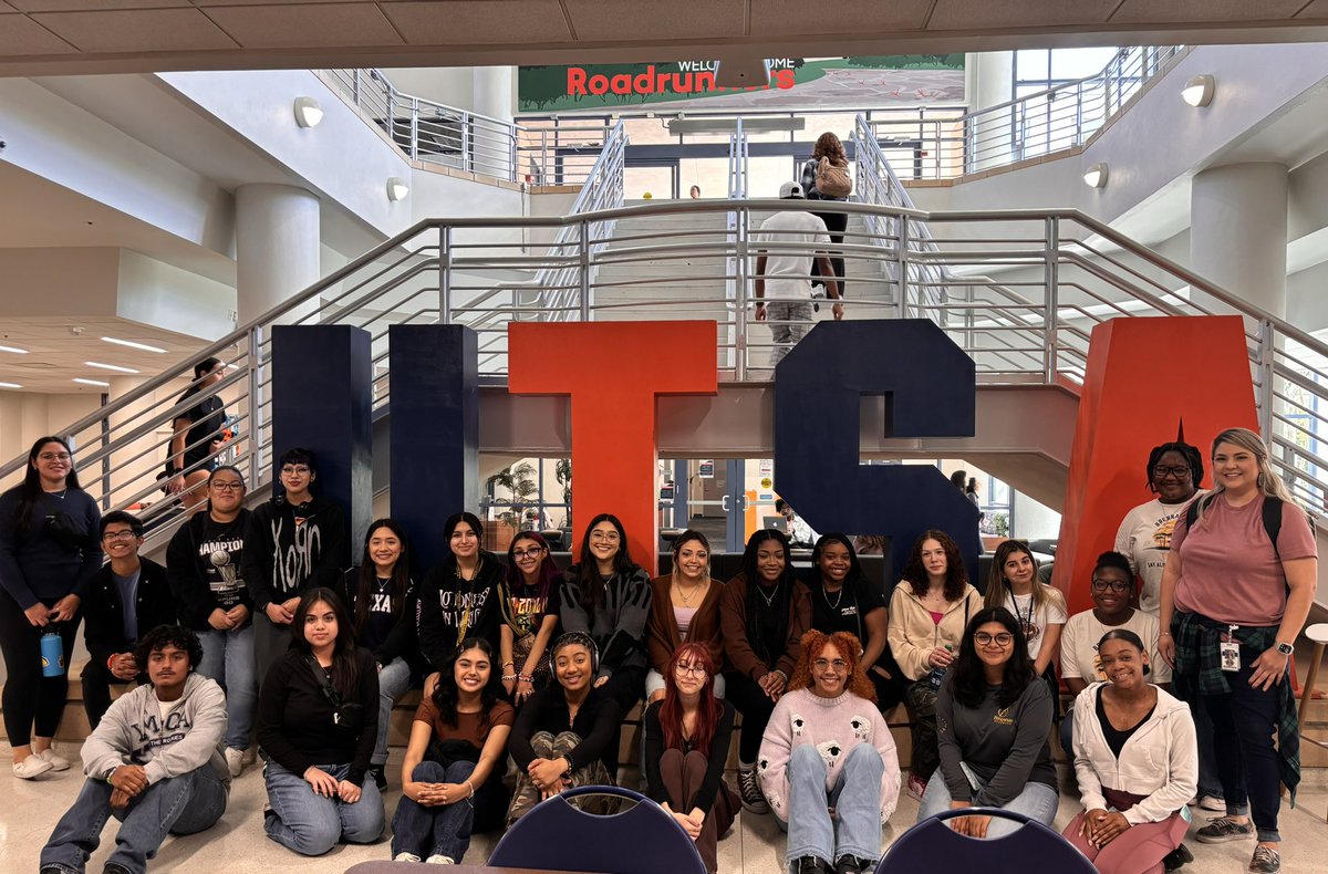 Thank you @UTSA for showing us around your beautiful campus today! @NISDBrennan #collegereadiness