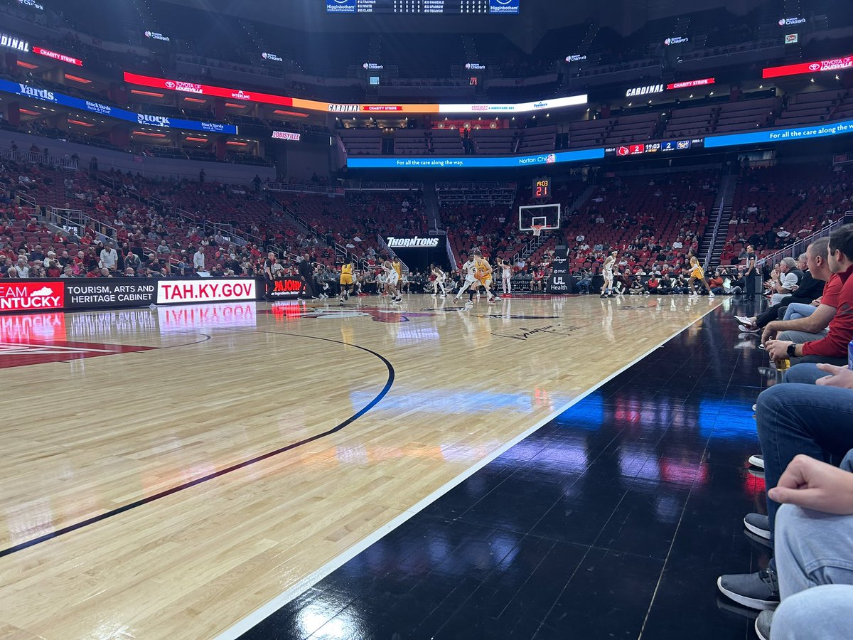 InvMatrixMan's tweet image. Different view tonight… #Courtside