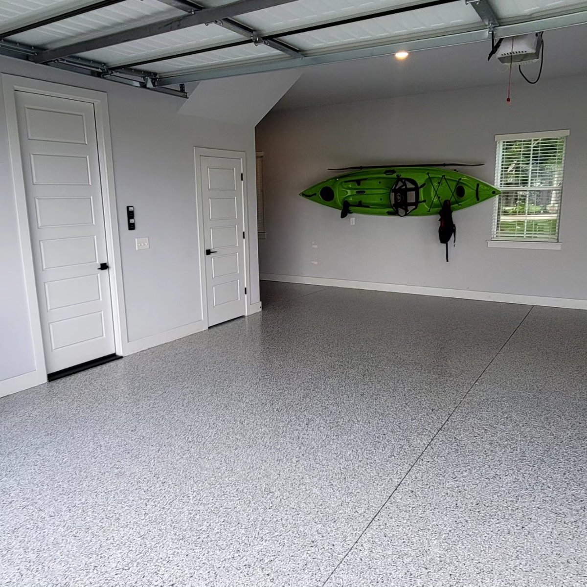 #elitecretesystems 100% solids PT1 crystal clear epoxy #torginol  100% color flake garage floor #stainedconcrete #polished #limitlessinnovations #arkansas #garageepoxy